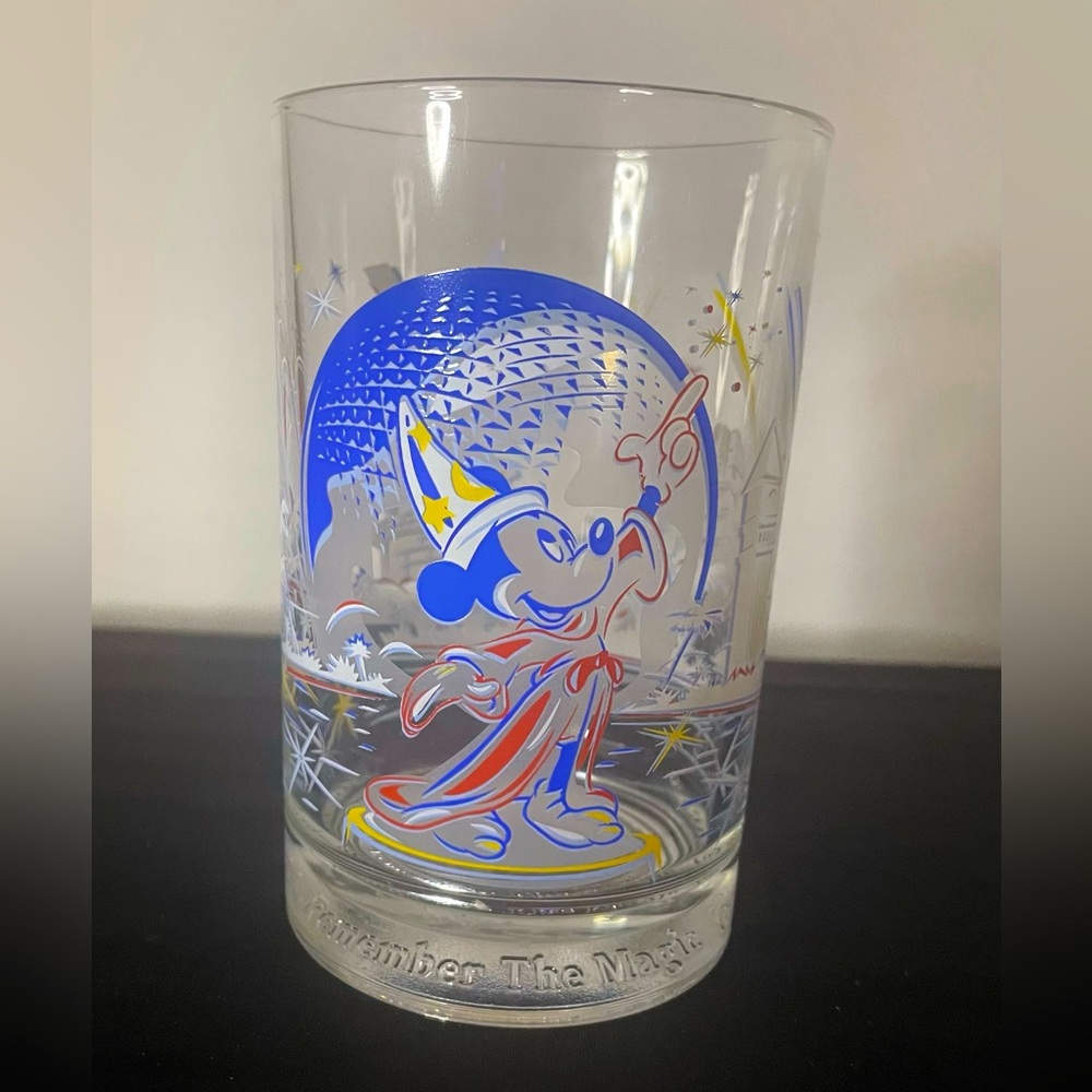 Disney World EPCOT 25th Anniversary Remember The Magic 16 oz. Glass Mickey Mouse